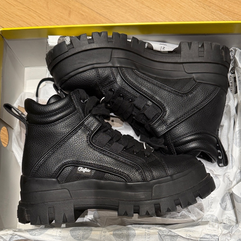 Buffalo Woman’s Black Rugged Boots